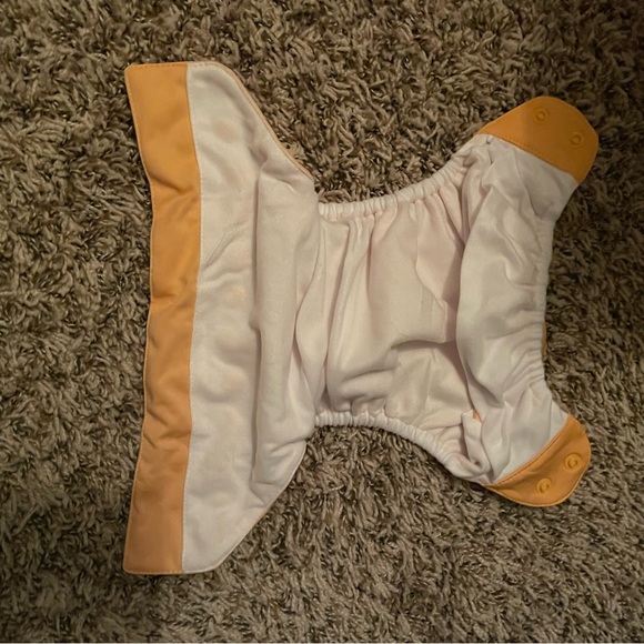 BumGenuis snap closure diapers with microfiber inserts - Picture 3 of 4